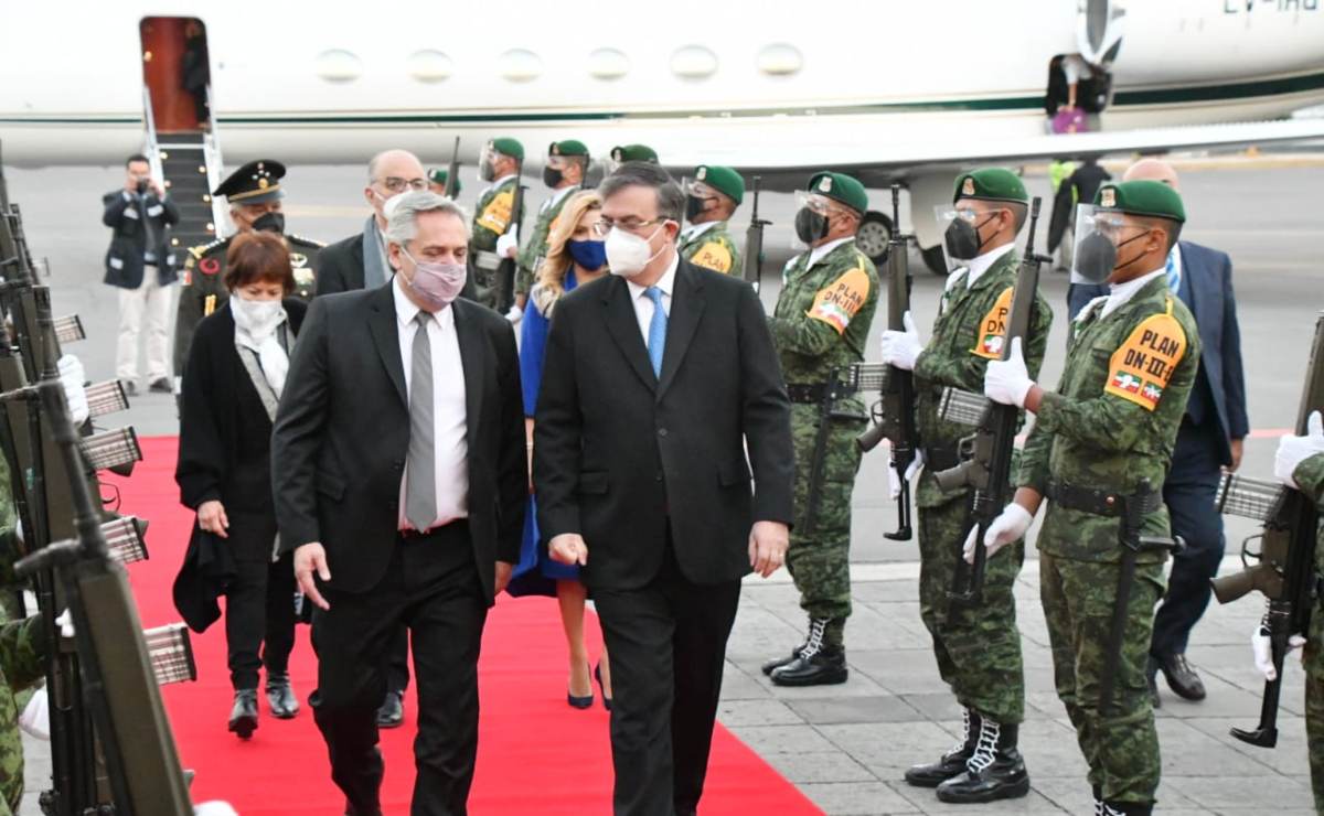 (Twitter: m_ebrard)