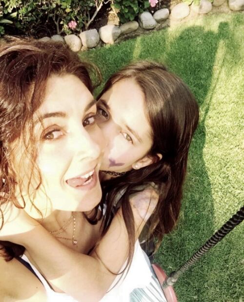 Mira lo grande que está la hija de Mayrín Villanueva y Eduardo Santamarina