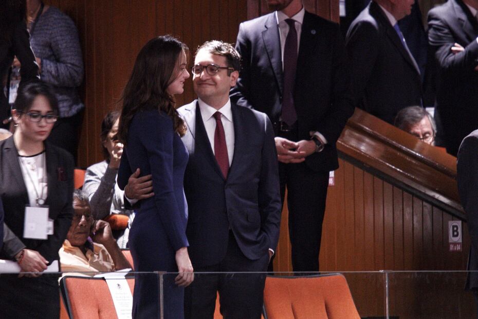 Irene Esser y Andrés Manuel López Beltrán, juntos en la celebración por 1 año de gobierno de AMLO