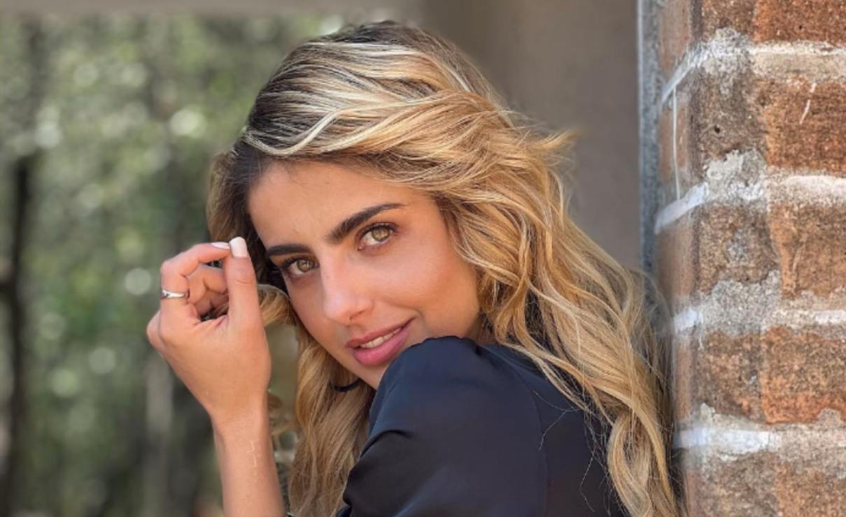 Michelle Renaud se lanza con todo para felicitar a Osvaldo Benavides