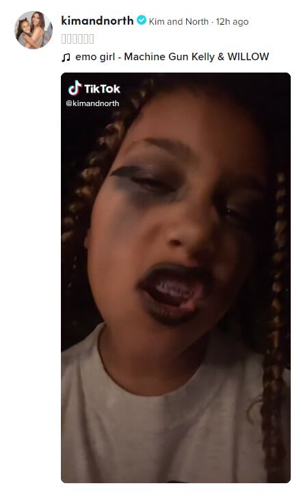 Kim Kardashian trae de vuelta la moda emo con todo y maquillaje