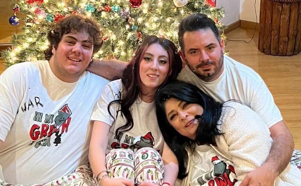 Victoria Ruffo junto a sus hijos Victoria y Anuar Fayad y José Eduardo Derbez / Foto: Instagram