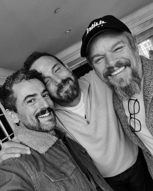Luis Gerardo Méndez, Ben Affleck y Matt Damon / Foto: Instagram @luisgerardom