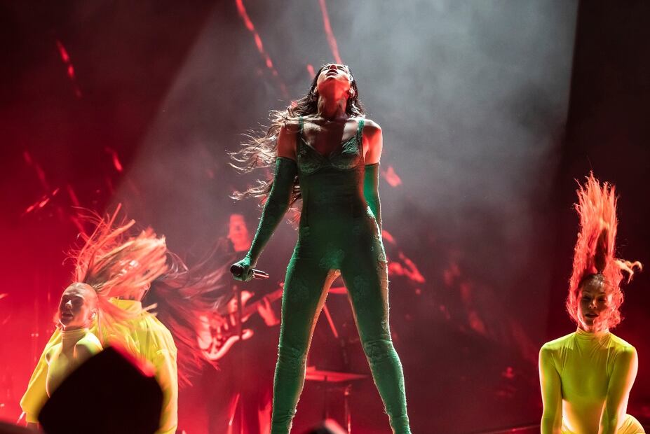 ¿Qué hace Dua Lipa para lucir una increíble figura a lo largo de los años?