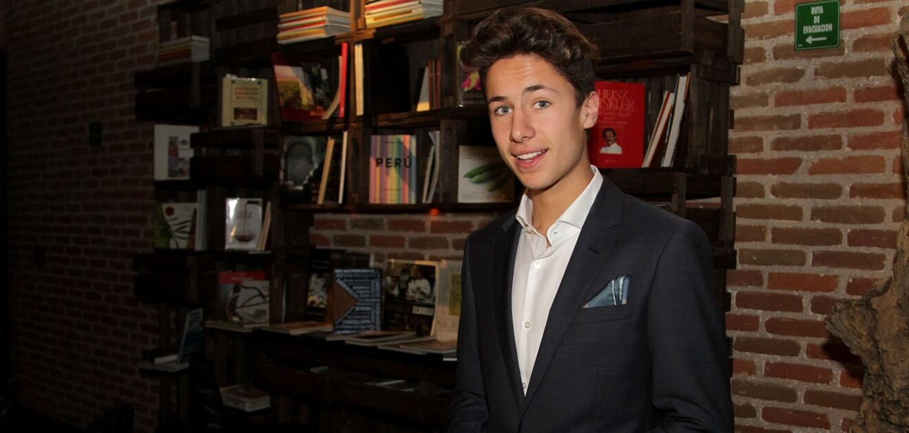 ¿Quién es Juanpa Zurita, el creador de #LoveArmyMexico?