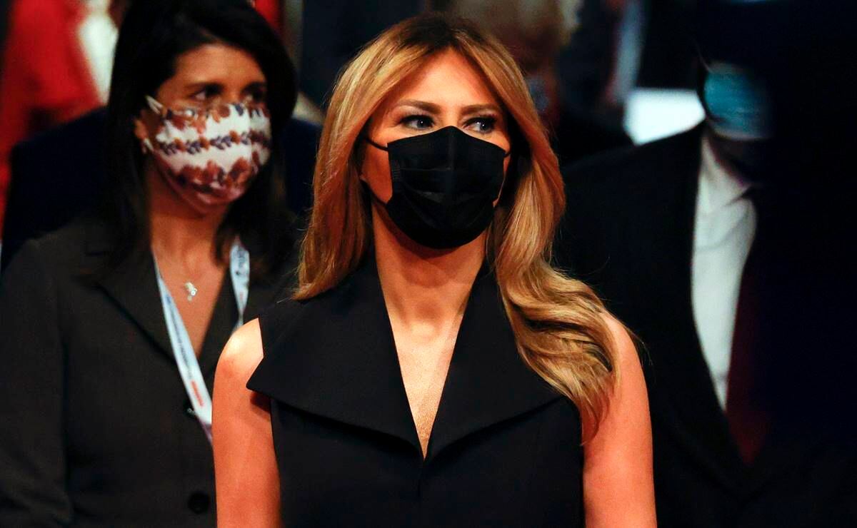 Melania Trump, otra vez, retira su mano de Donald Trump tras debate