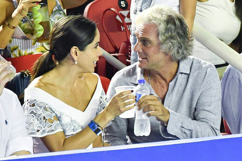 Paola Rojas, feliz y guapísima al lado de Marcelo Imposti 