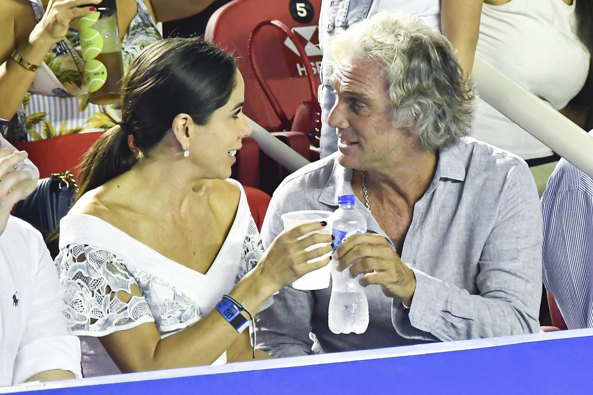Paola Rojas, feliz y guapísima al lado de Marcelo Imposti 