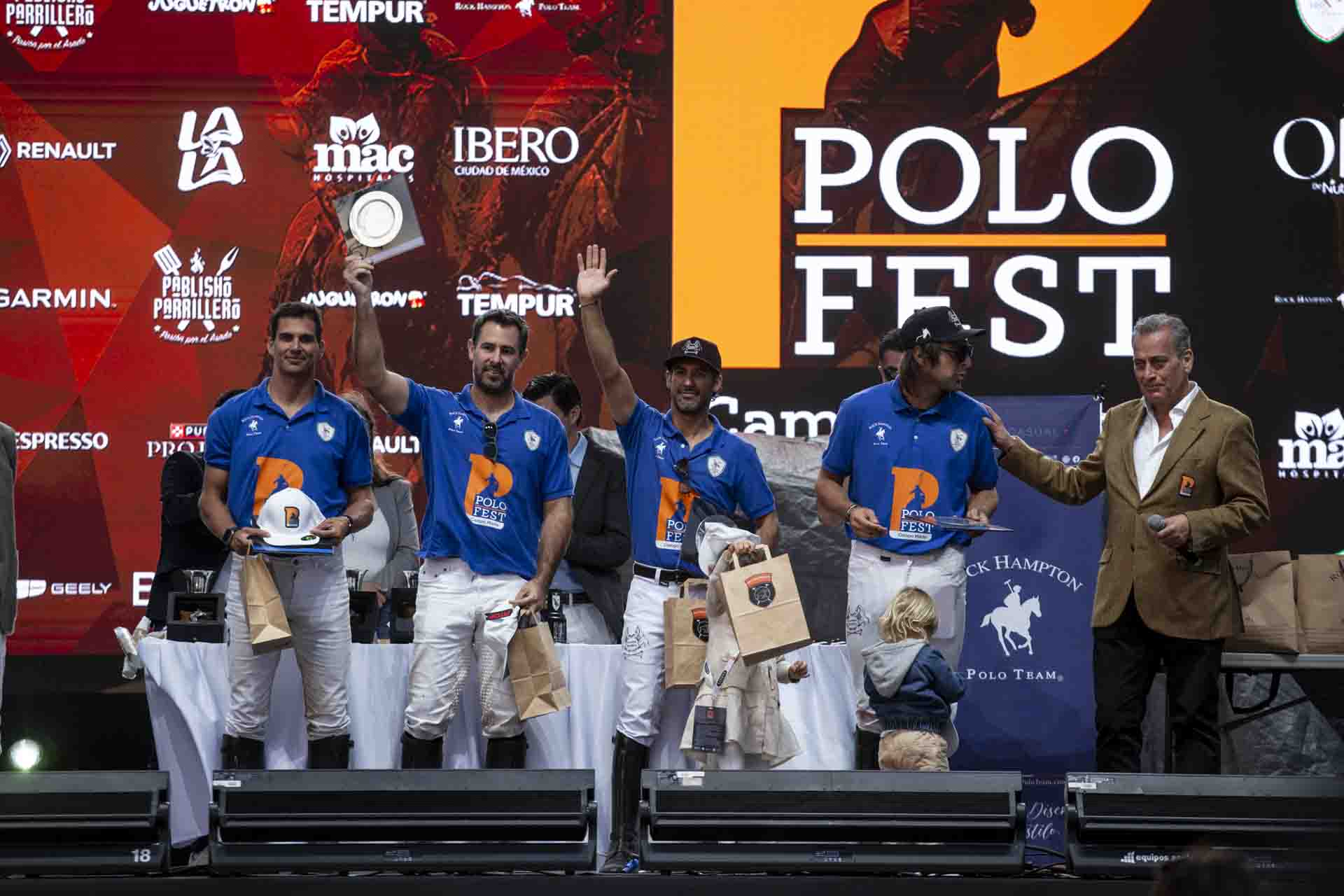Darío López, Victor Setién, Felipe Corroto y Pablo Frías del equipo La Cuadra Blanca de Cancún. (Foto: Esteban Torreblanca)
