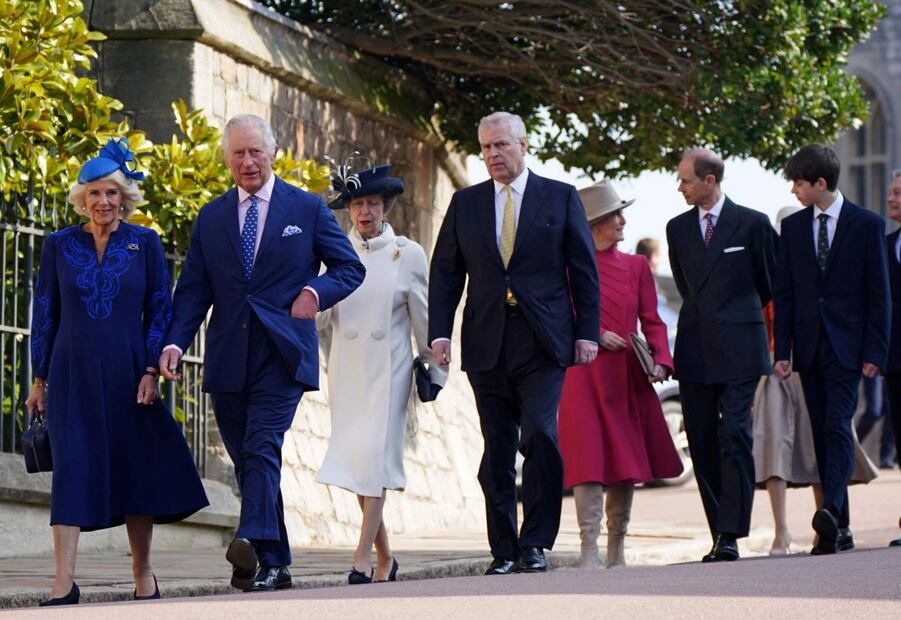 Kate Middleton sorprende con manicure de color rojo en el debut del príncipe Louis en la misa de Pascua