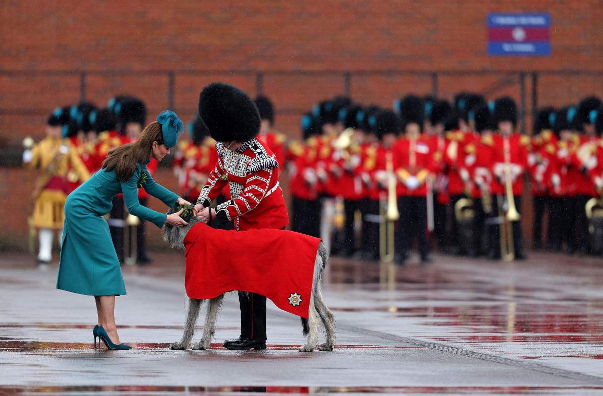 Las mejores fotos de Kate Middleton como Coronel de la guardia irlandesa en el Día de San Patricio