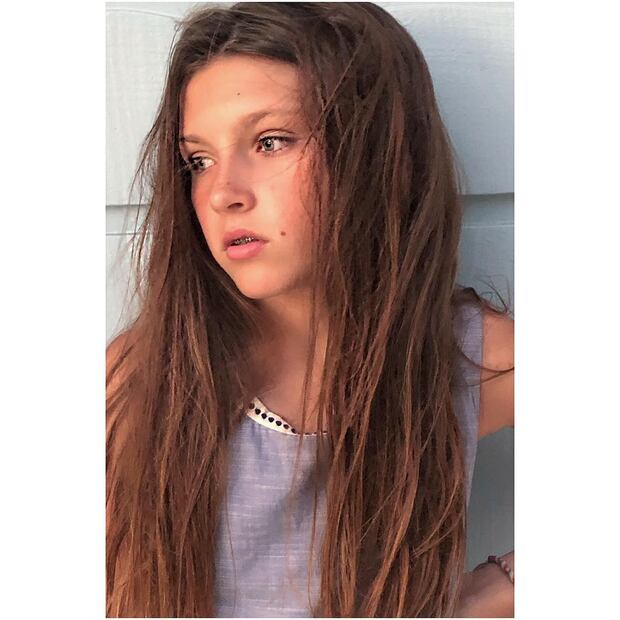 Antonia, hija de Issabela Camil, posa como su mamá