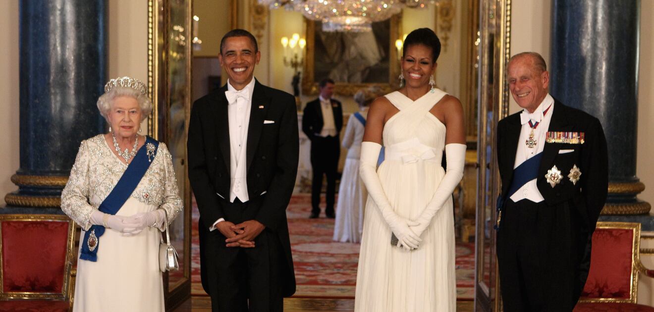El día que Michelle Obama rompió los protocolos de la realeza británica