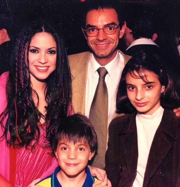 Shakira junto a Vadhir, Aislinn y Eugenio Derbez / Foto: Instagram