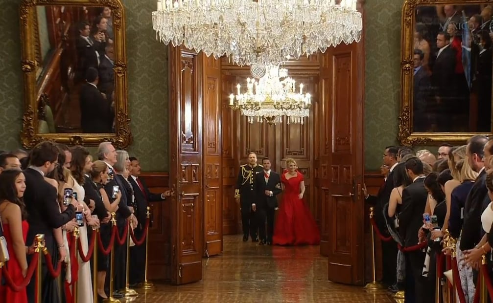 ¿Cómo se vistió Angélica Rivera en la Ceremonia del Grito de Independencia?