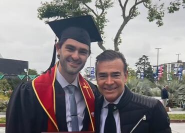 Antonio Mauri y Carla Alemán Magnani celebran la graduación de su hijo Toño