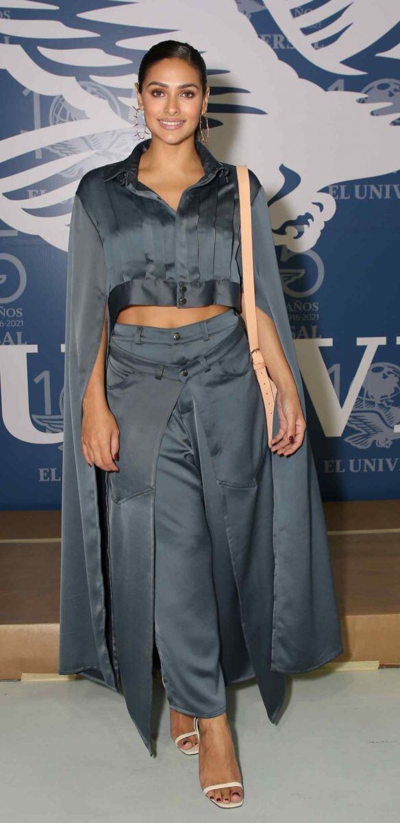 Renata Notni habla de la importancia de la moda y presume su marca de ropa