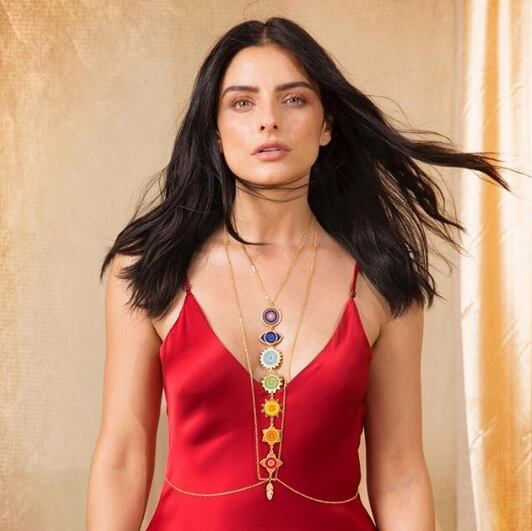 Aislinn Derbez comparte divertido video sobre las rutinas de Bárbara de Regil 