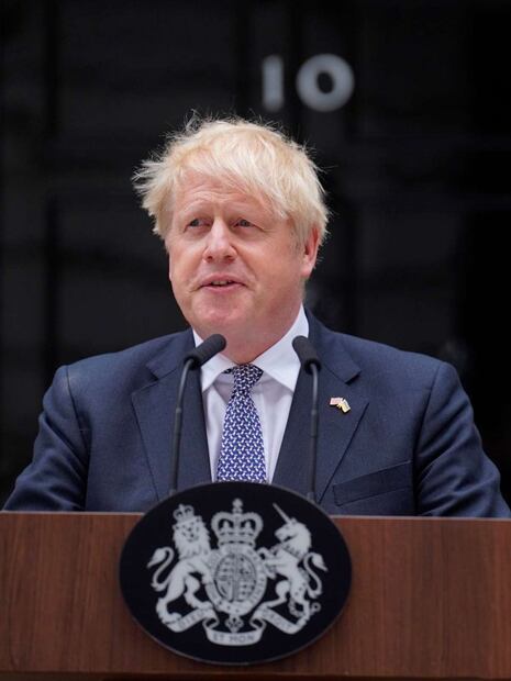 Boris Johnson dimite como primer ministro británico