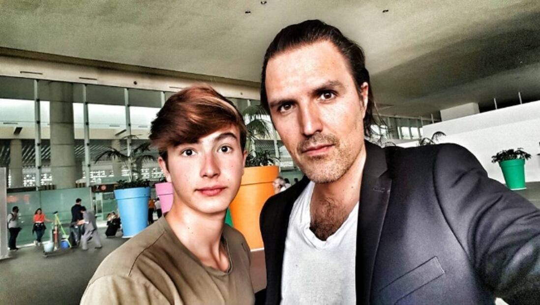Los guapos hijos de Billy Rovzar