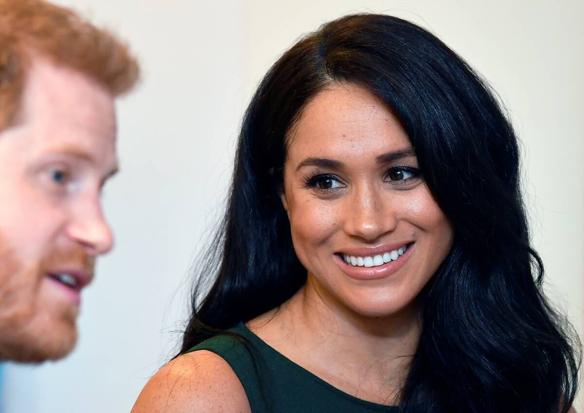 Meghan Markle rompe en llanto cuando le preguntan sobre su vida en la realeza