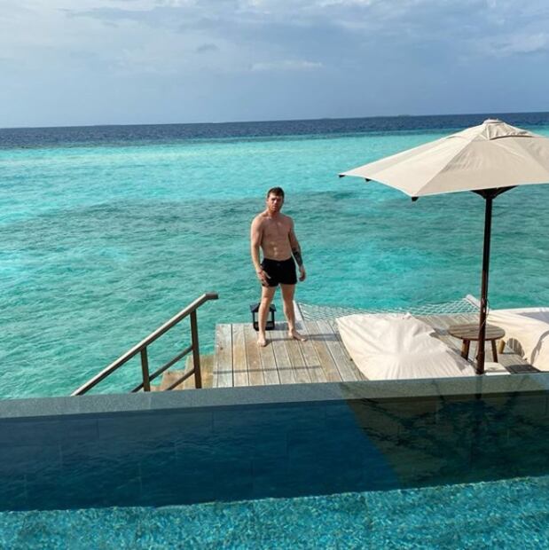 'Canelo' Álvarez, su novia Fernanda Gómez y su hija disfrutan de unas lujosas vacaciones en las Bahamas 