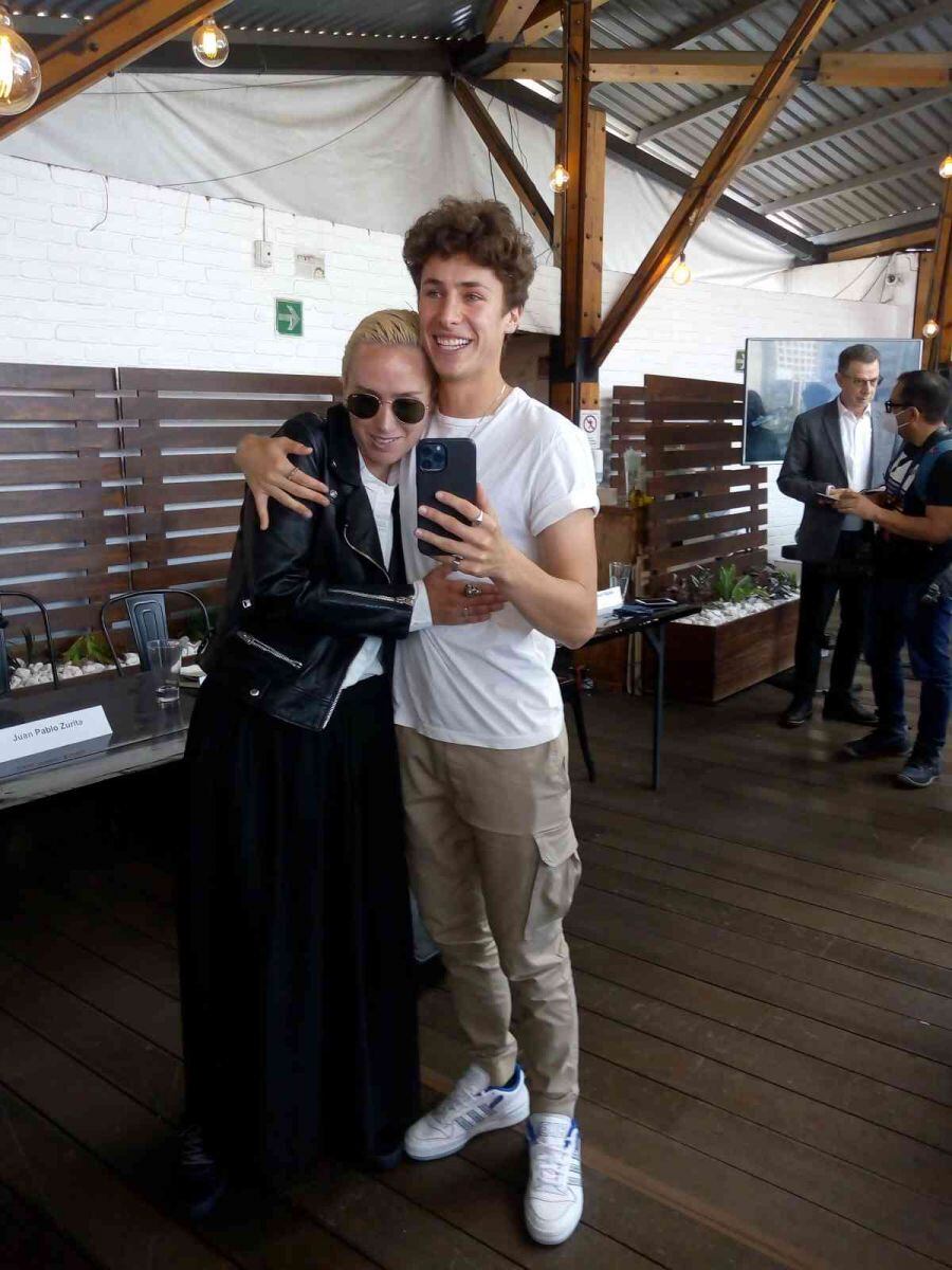 Juanpa Zurita presenta las casas que entregó a personas damnificadas del sismo en 2017
