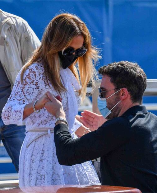 FOTOS: Jennifer Lopez y Ben Affleck llegan al Festival de Cine de Venecia ¡súper enamorados!