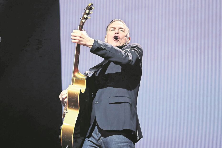 Tunden a Bryan Adams por mensaje "racista" contra chinos y los murciélagos 