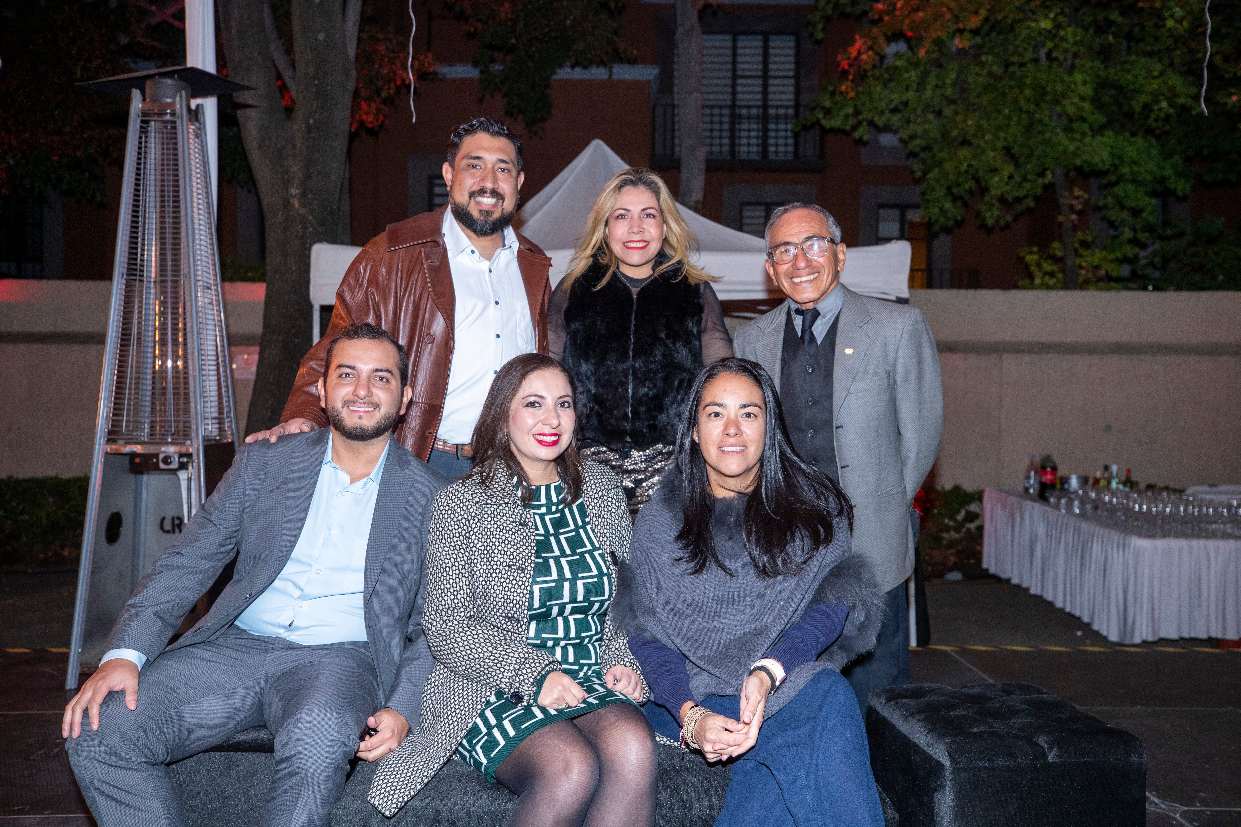 Edgar González, Lina Vázquez, Juan Bautista con Javier y Karen Díaz y Patricia Haro. (Foto: Edgar Silva Fuentes)