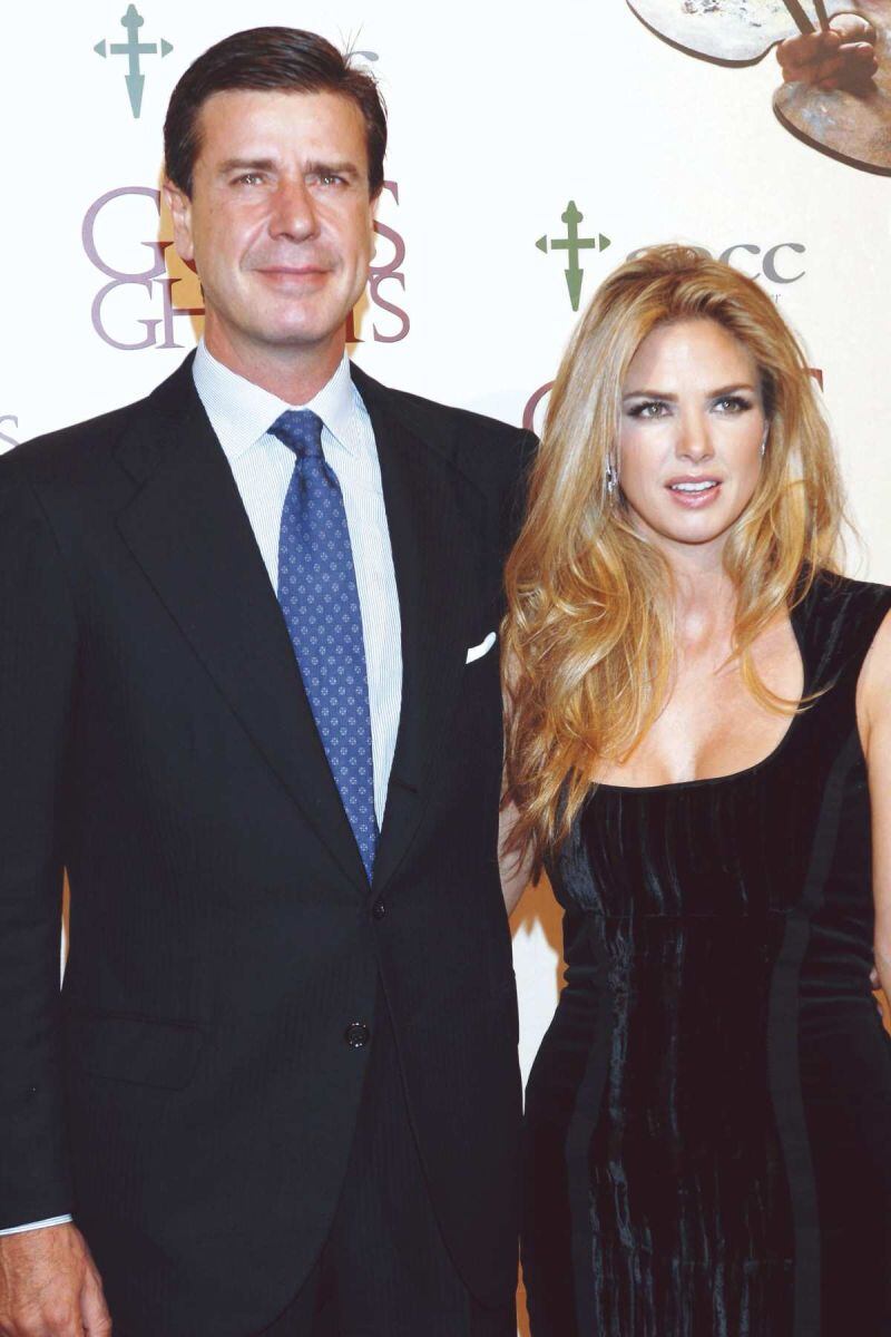 Genoveva Casanova y Cayetano Martínez de Irujo / AFP , Getty Images