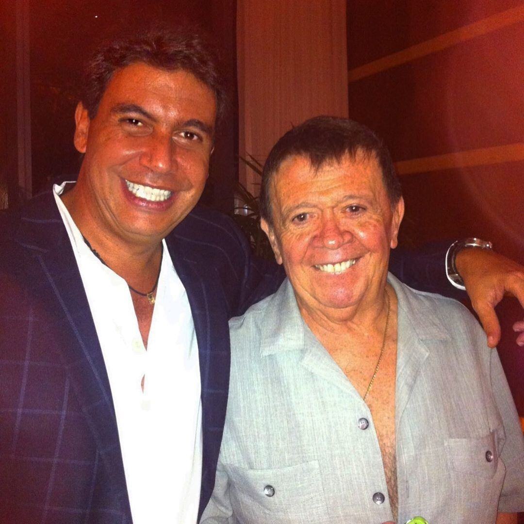 Arturo Elias Ayub festeja el Día del Niño con Chabelo 