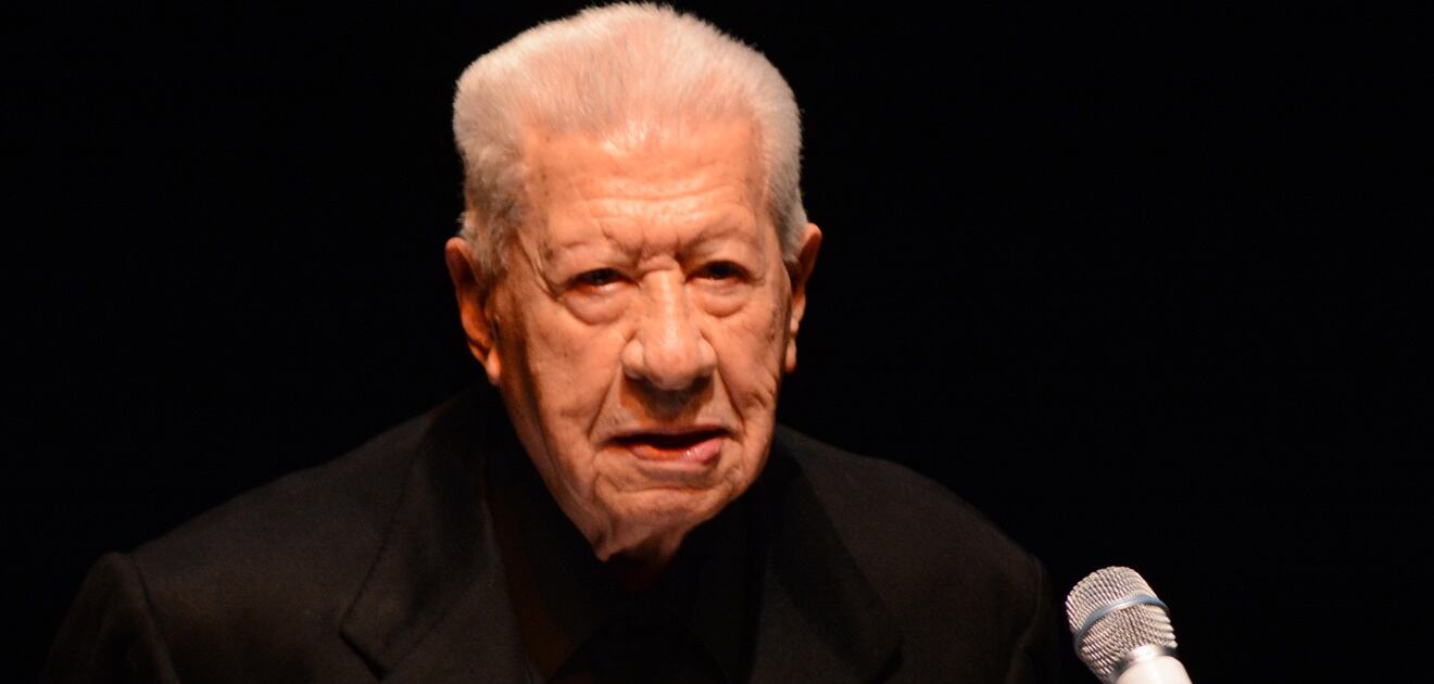 Ignacio López Tarso, de 95 años, abre su cuenta en Facebook