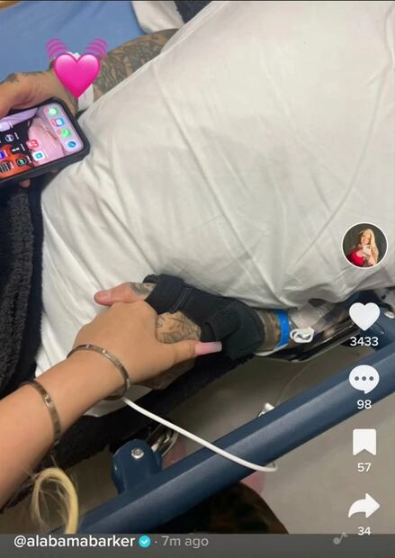Revelan el grave problema de salud de Travis Barker
