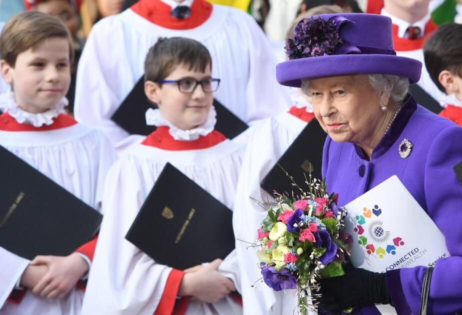 Isabel II enviará un mensaje por televisión frente a pandemia por coronavirus