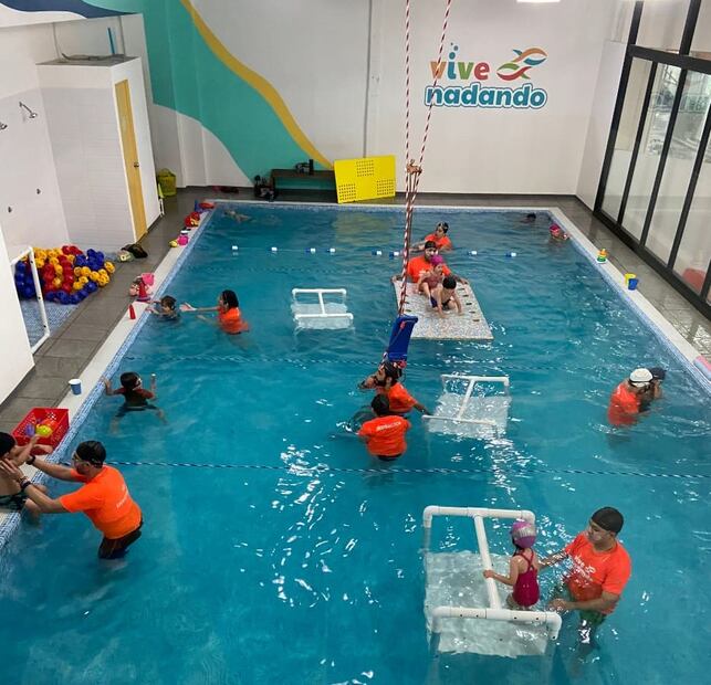Vive Nadando, la escuela de natación que se preocupa por la seguridad de bebés y niños / Cortesía