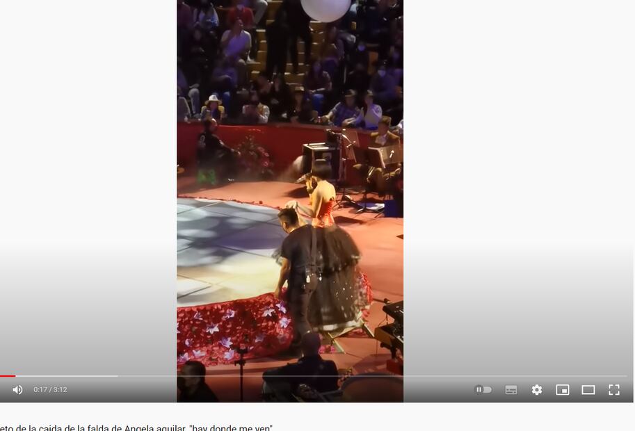 Ángela Aguilar habla de la vez que se le cayó la falda en el palenque de León