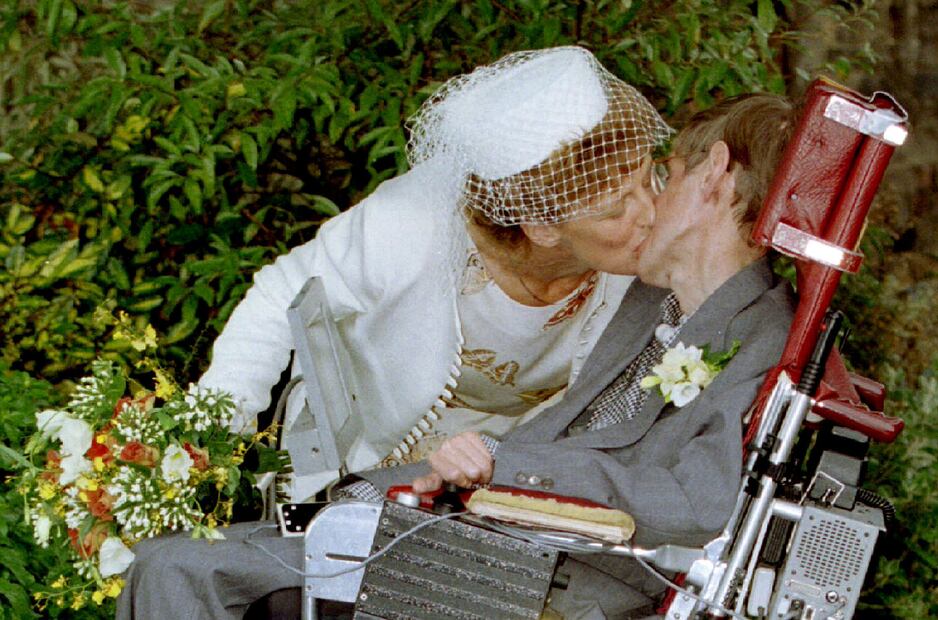 ¿Quiénes son los hijos de Stephen Hawking?