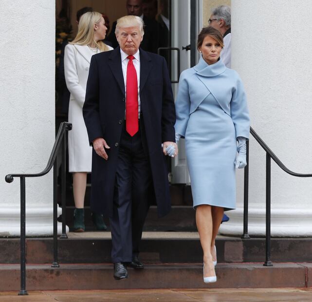 El primer atuendo de Melania Trump como primera dama de Estados Unidos 