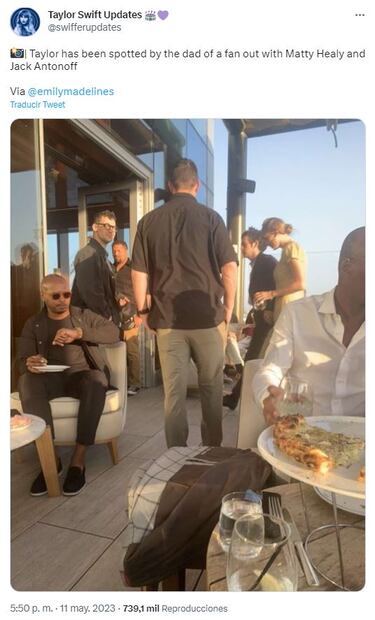 Taylor Swift y Matty Healy, juntos y de la mano en una foto viral 