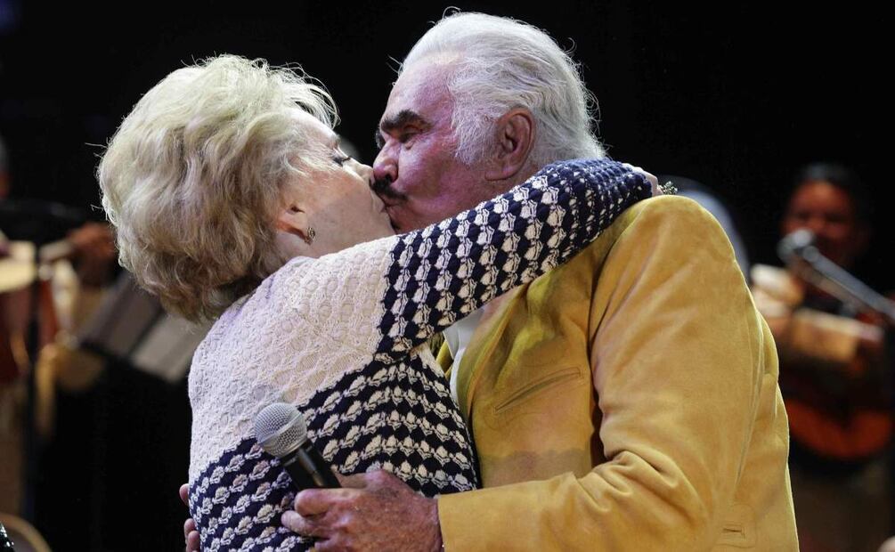 Vicente Fernández es operado de emergencia tras sufrir accidente