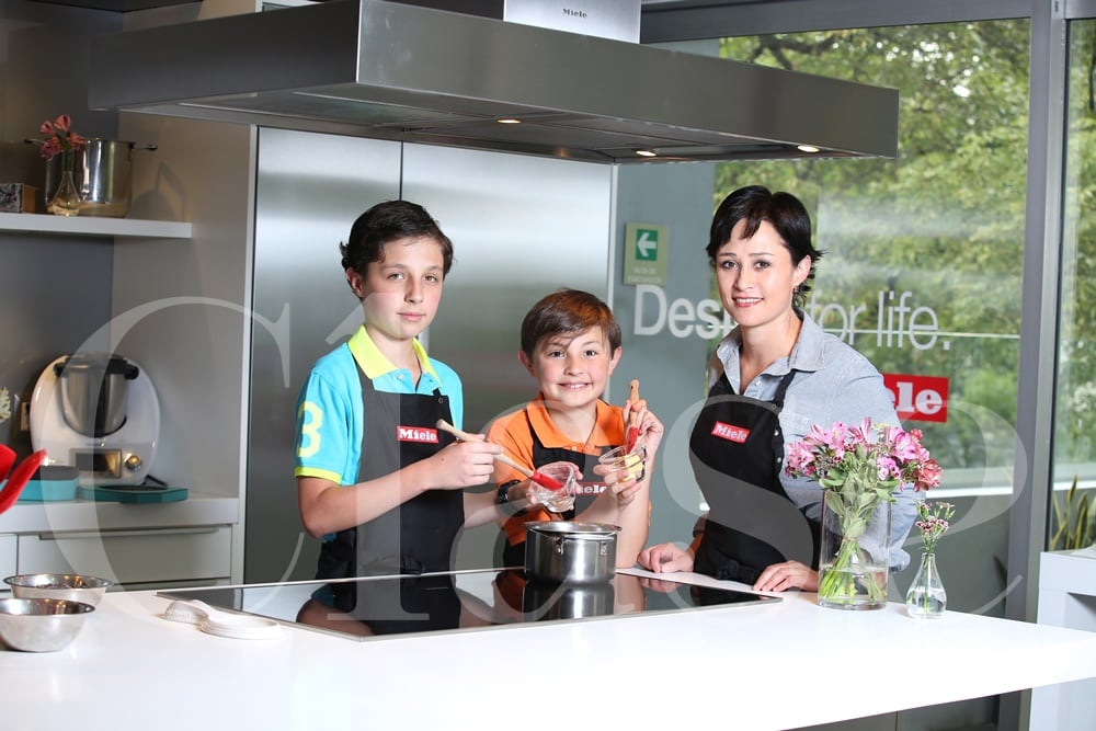 Zahie Téllez y Alexandra Rendón cocinan con sus hijos 