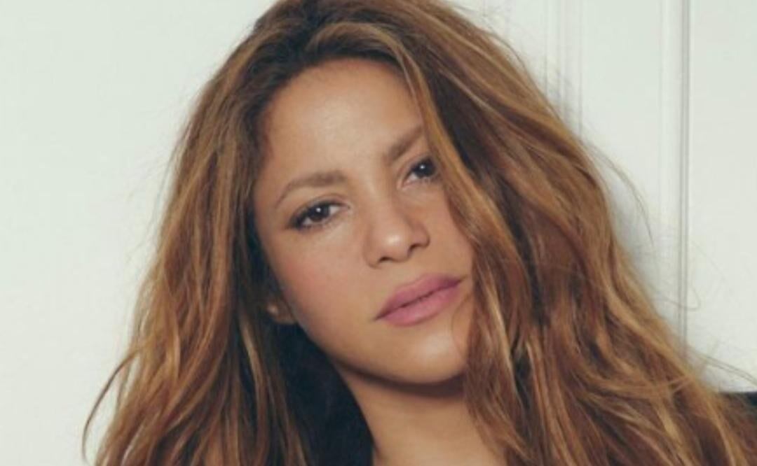 Shakira guarda el arma y ahora muestra su lado más maternal con "Acróstico"