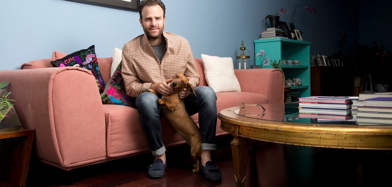 Max Villegas presenta a 'Laila', su mascota adoptada 