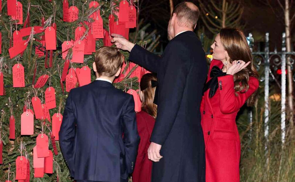 El príncipe George, la princesa Charlotte junto al príncipe William y Kate Middleton / Foto: AP