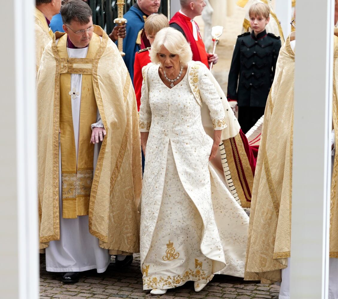 La reina Camila y las claves en su look de coronación