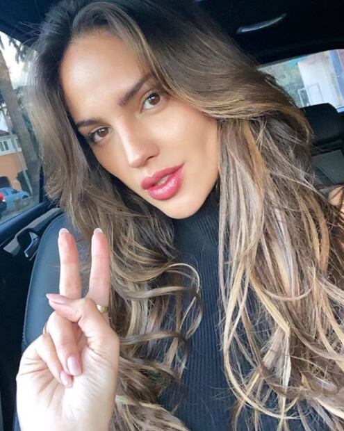 Captan a Eiza González y a Demi Lovato con una stripper en un centro nocturno en Miami 