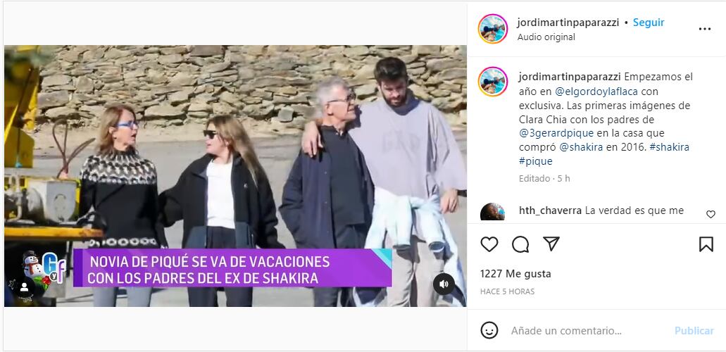 Clara Chía en actitud cómplice con la familia de Gerard Piqué