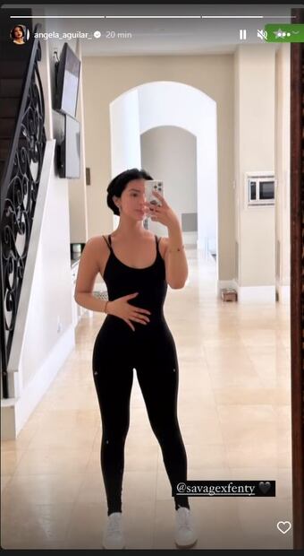 Ángela Aguilar modela un mono 'curve alert' de Savage X Fenty, la firma de Rihanna