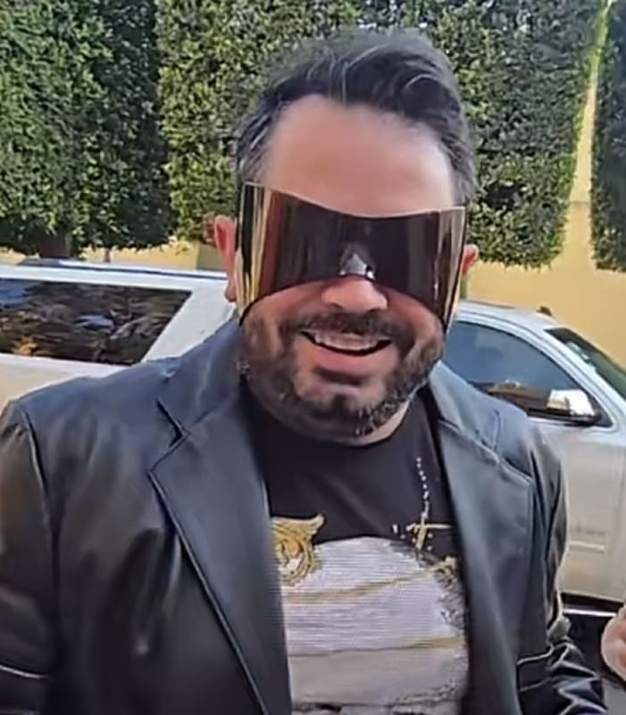 Los lentes Balenciaga de Eduardo Derbez / Foto: Especial @vahdirderbez